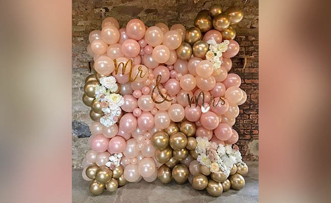 creative balloon wall