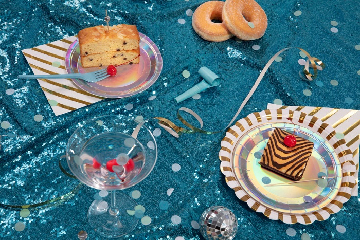 خرید ظروف تولد